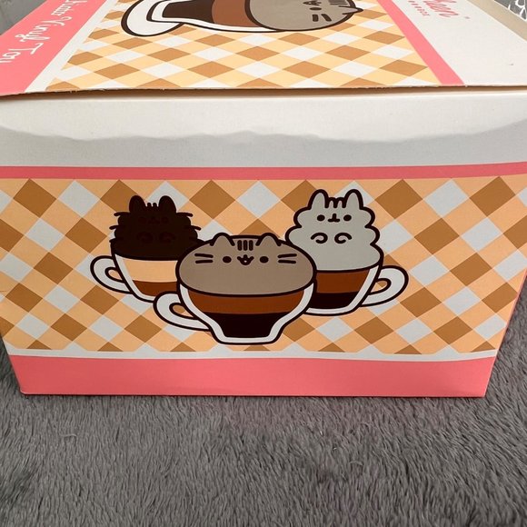 Pusheen Box Vinyl Meowchiato Toy Figurine Summer 2022 Coffee Mug Cat NIB - Picture 3 of 8